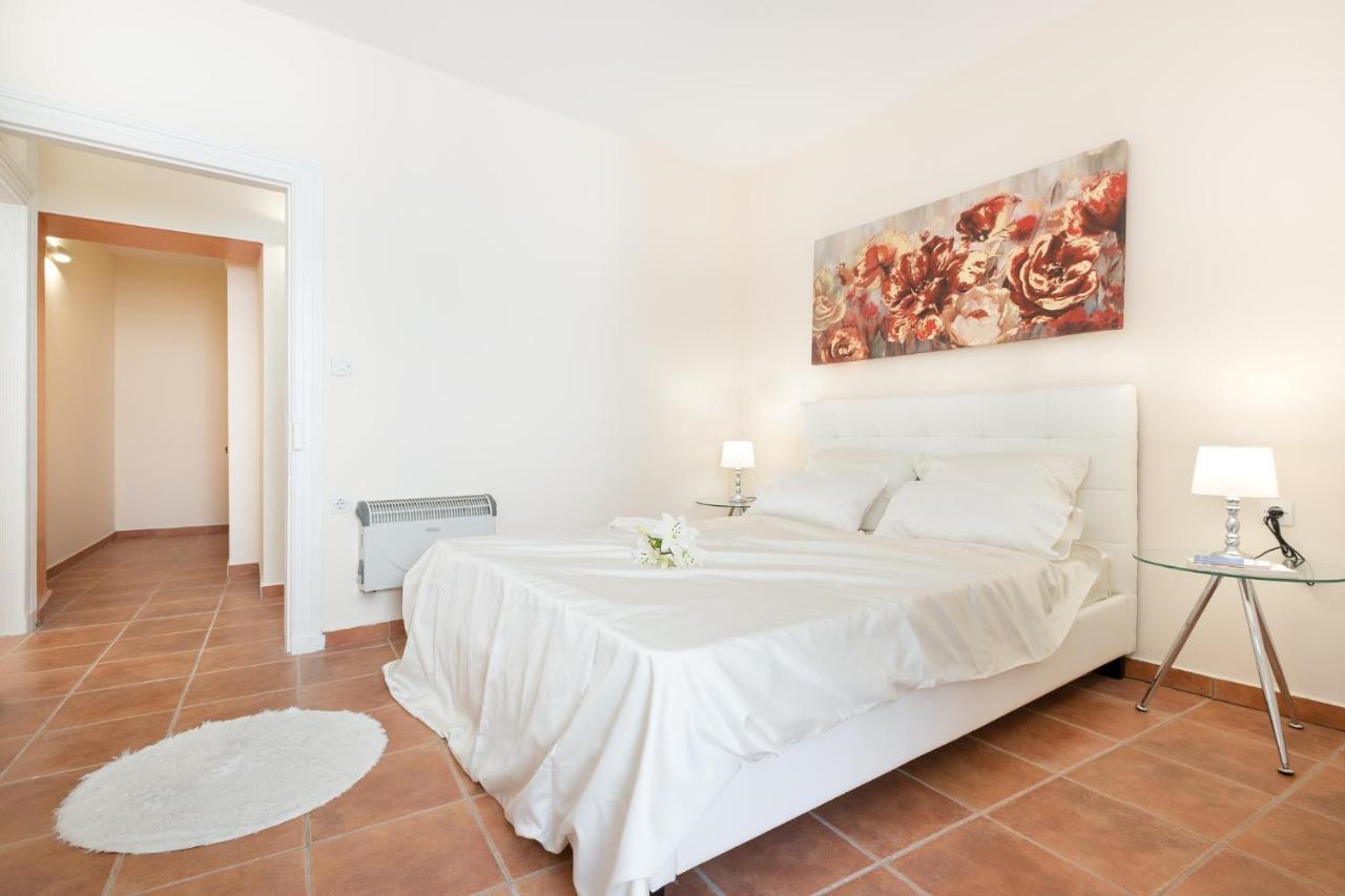 Old Town Gem - Elegant Guilford Apartment Corfu  المظهر الخارجي الصورة