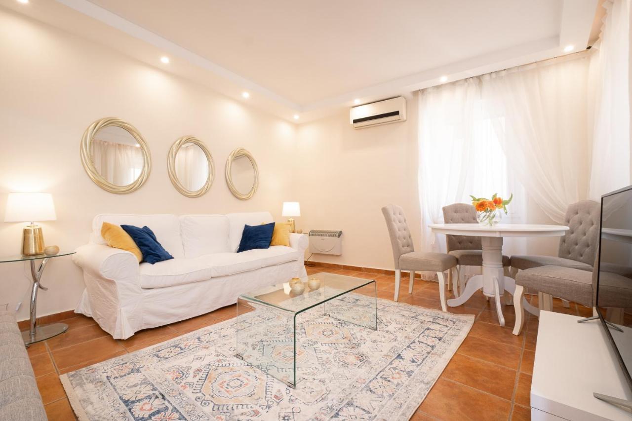 Old Town Gem - Elegant Guilford Apartment Corfu  المظهر الخارجي الصورة